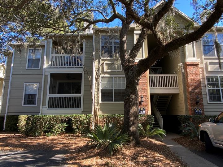 Long Term Rental 1600 LONG GROVE DRIVE #1422