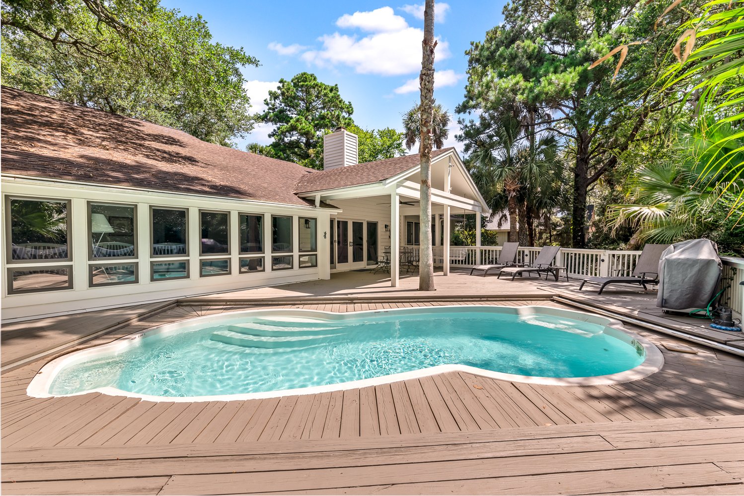 Special Property Rare Savings: 30% off 29 Edgewater Alley